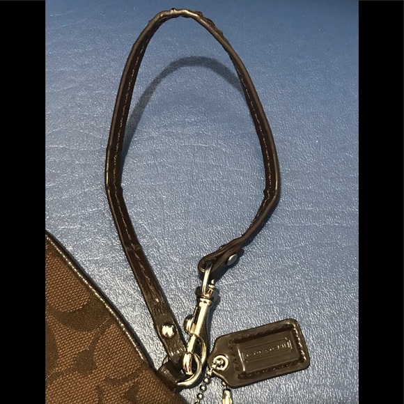 Coach brown signature w/leather trim wristlet - Picture 4 of 14